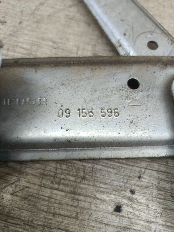 Стеклоподъемник Opel Vectra B 1999 X18XE1 1.8 седан 4дв., Перед., Прав. - изображение 2