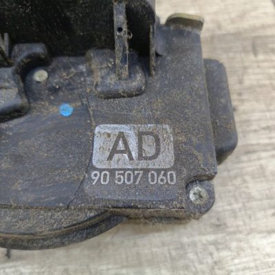 Замок двери Opel Vectra B 1999 X18XE1 1.8 седан 4дв., Перед., Прав. - изображение 2