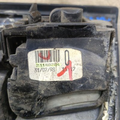 Фонарь крышки багажника Nissan Primera 1996 седан 4дв. GA16DE Задн. Прав. - изображение 2