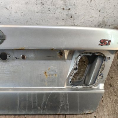 Крышка багажника Nissan Primera 1996 седан 4дв. GA16DE - изображение 5