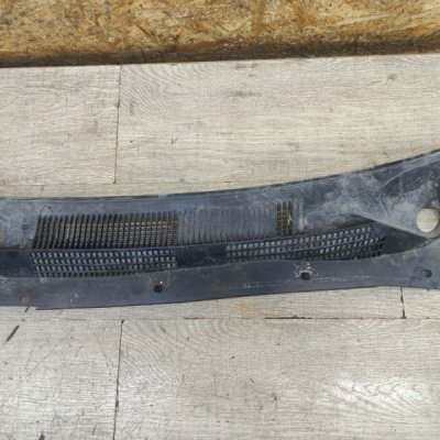 Водосток/жабо Nissan Primera 1996 седан 4дв. GA16DE - изображение 2