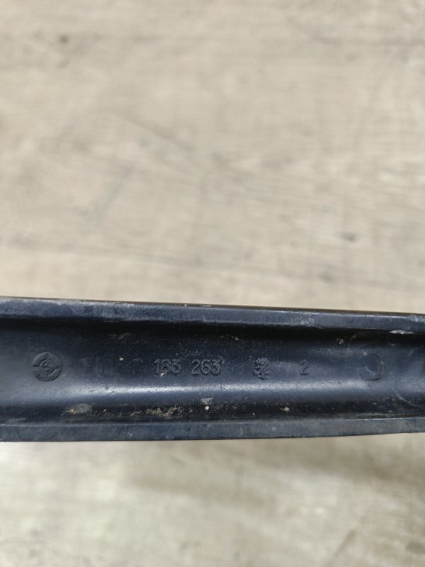 Поводок дворника Nissan Primera 1996 GA16DE седан 4дв., Перед., Лев. - изображение 2