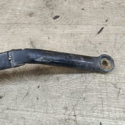 Поводок дворника Nissan Primera 1996 GA16DE седан 4дв., Перед., Лев. - изображение 3