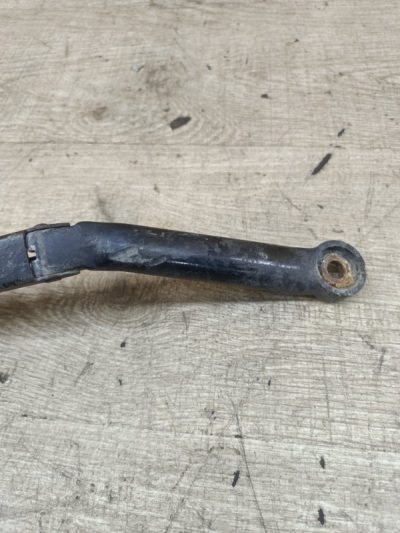 Поводок дворника Nissan Primera 1996 GA16DE седан 4дв., Перед., Лев.