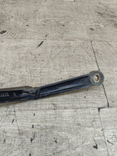 Поводок дворника Nissan Primera 1996 GA16DE седан 4дв., Перед., Лев.