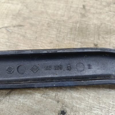 Поводок дворника Nissan Primera 1996 GA16DE седан 4дв., Перед., Прав. - изображение 2