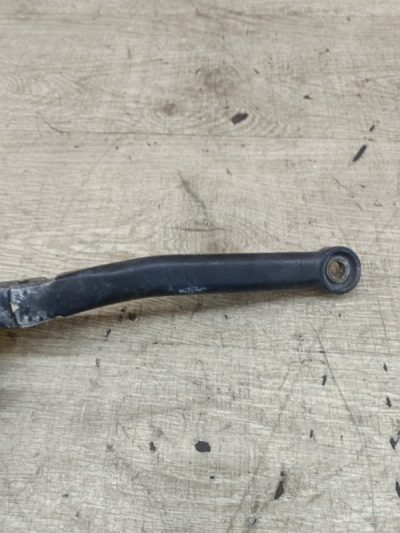 Поводок дворника Nissan Primera 1996 GA16DE седан 4дв., Перед., Прав.