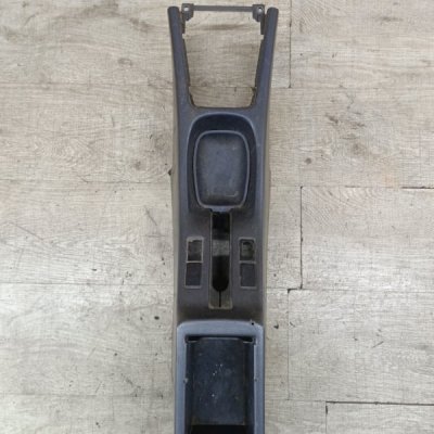 Консоль между сидений Nissan Primera 1996 седан 4дв. GA16DE - изображение 5