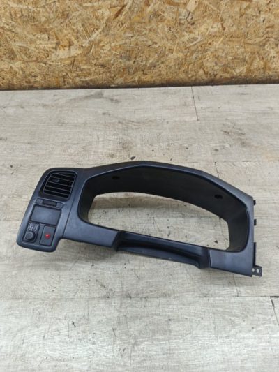 Накладка на панель приборов Nissan Primera 1996 GA16DE седан 4дв.