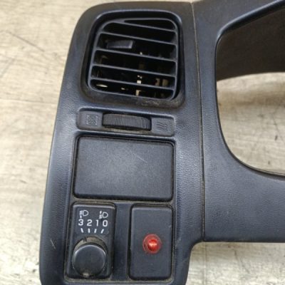 Накладка на панель приборов Nissan Primera 1996 GA16DE седан 4дв. - изображение 6