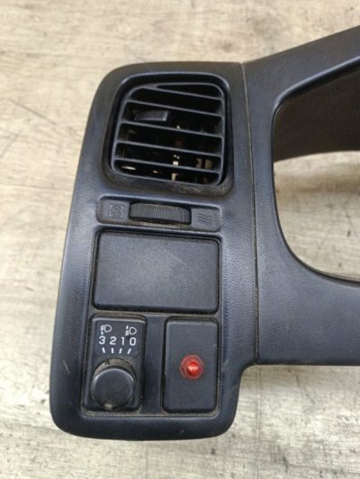 Накладка на панель приборов Nissan Primera 1996 GA16DE седан 4дв.