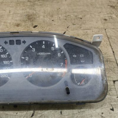 Панель приборов Nissan Primera 1996 GA16DE седан 4дв. - изображение 4