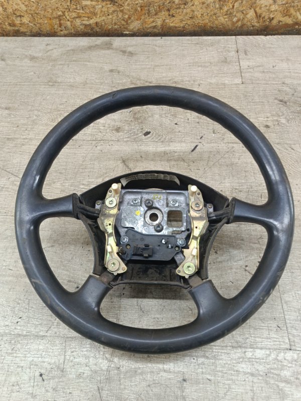 Руль Nissan Primera 1996 GA16DE седан 4дв. - изображение 1