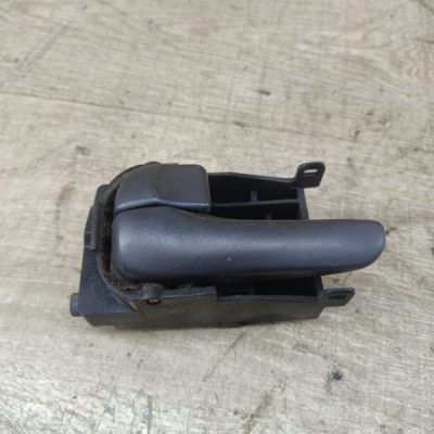 Ручка двери внутренняя Nissan Primera 1996 GA16DE седан 4дв., Перед., Лев.