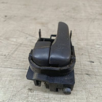 Ручка двери внутренняя Nissan Primera 1996 GA16DE седан 4дв., Перед., Лев. - изображение 2