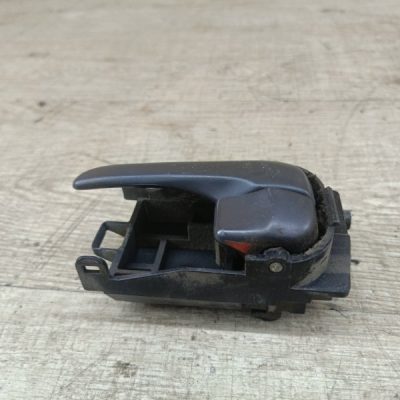 Ручка двери внутренняя Nissan Primera 1996 GA16DE седан 4дв., Перед., Лев. - изображение 3