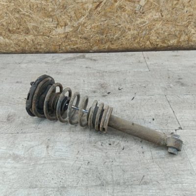 Стойка подвески Nissan Primera 1996 GA16DE седан 4дв., Перед., Прав.
