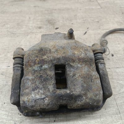 Суппорт Nissan Primera 1996 седан 4дв. GA16DE Перед. Лев. - изображение 2