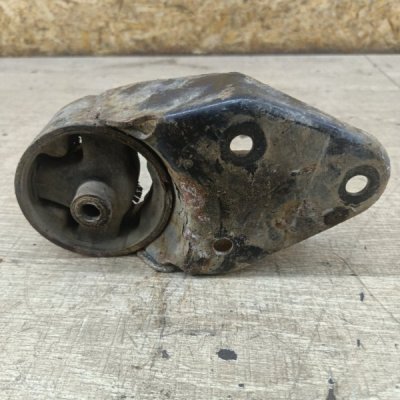 Подушка КПП Nissan Primera 1996 седан 4дв. GA16DE - изображение 3