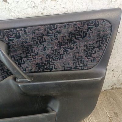 Обшивка двери Nissan Primera 1996 GA16DE седан 4дв., Перед., Прав. - изображение 5