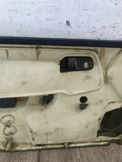Обшивка двери Nissan Primera 1996 GA16DE седан 4дв., Перед., Прав.
