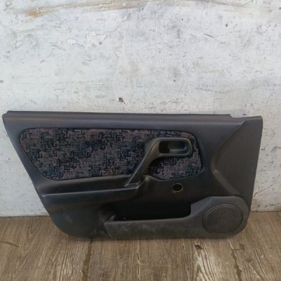 Обшивка двери Nissan Primera 1996 GA16DE седан 4дв., Перед., Лев.