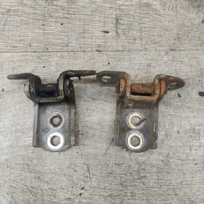 Петля двери Nissan Primera 1996 GA16DE седан 4дв., Перед., Лев. - изображение 2