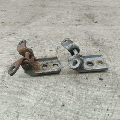 Петля двери Nissan Primera 1996 GA16DE седан 4дв., Перед., Прав. - изображение 2