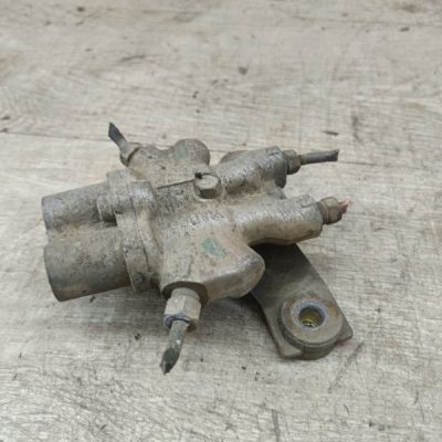 Распределитель тормозных усилий Nissan Primera 1996 GA16DE седан 4дв. - изображение 3
