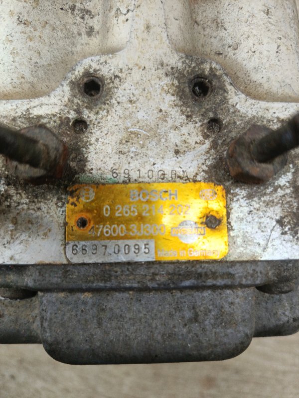 Блок abs Nissan Primera 1996 седан 4дв. GA16DE