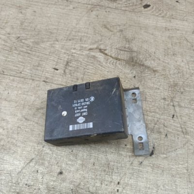 Блок управления центральным замком Nissan Primera 1996 седан 4дв. GA16DE - изображение 2