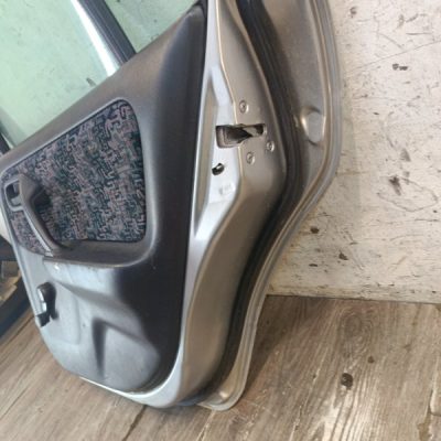 Дверь Nissan Primera 1996 GA16DE седан 4дв., Задн., Прав. - изображение 8