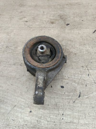 Подушка двигателя Nissan Primera 1996 GA16DE седан 4дв.