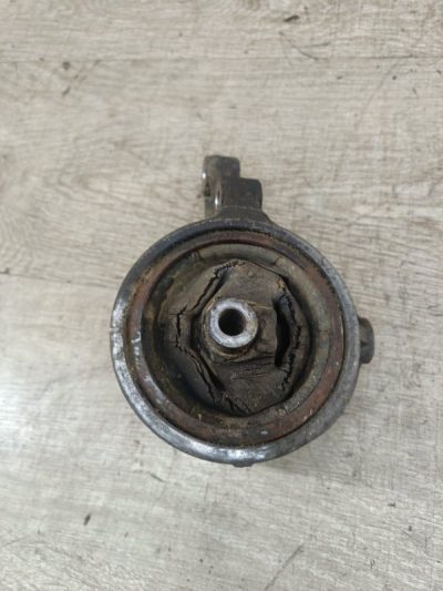Подушка двигателя Nissan Primera 1996 GA16DE седан 4дв.