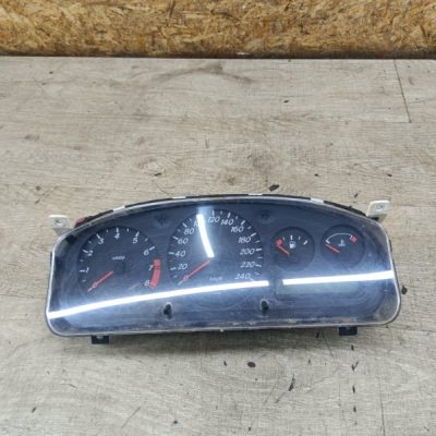 Панель приборов Nissan Primera 1999 QG18DE седан 4дв.