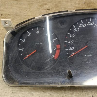 Панель приборов Nissan Primera 1999 QG18DE седан 4дв. - изображение 3