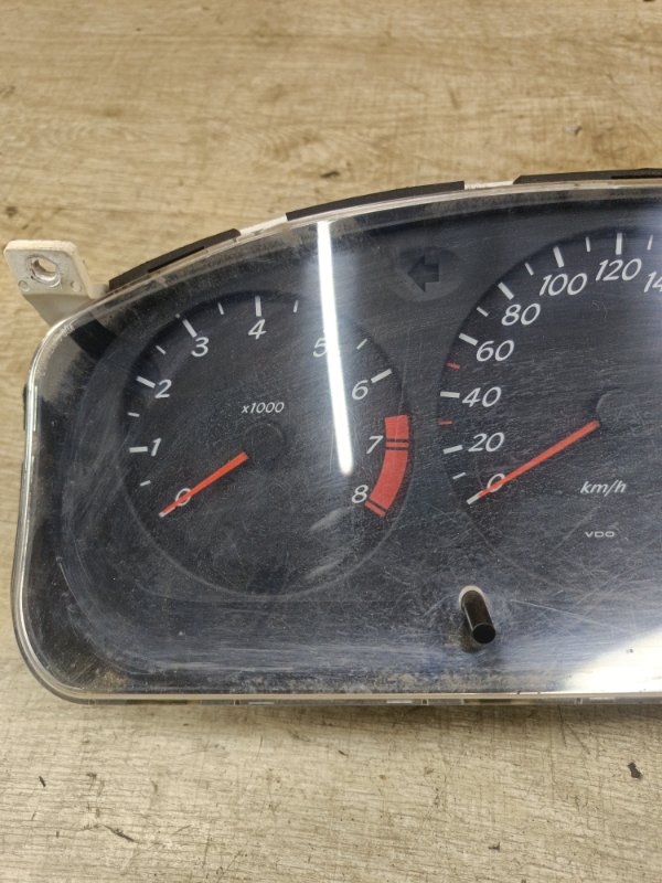 Панель приборов Nissan Primera 1999 QG18DE седан 4дв. - изображение 3