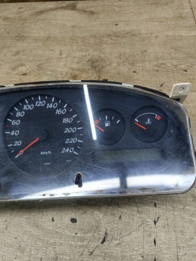 Панель приборов Nissan Primera 1999 QG18DE седан 4дв.