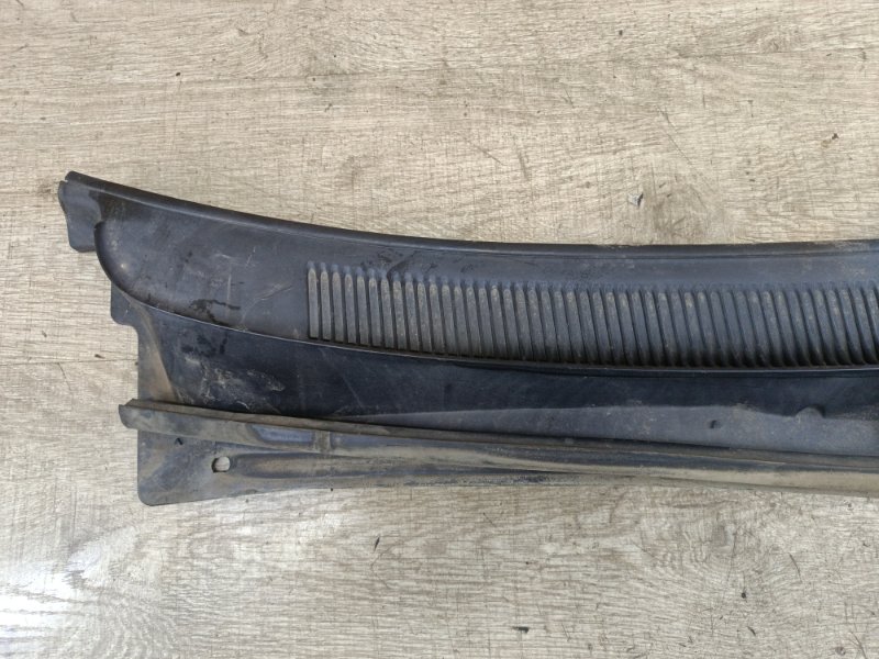Водосток/жабо Nissan Primera 1999 седан 4дв. QG18DE