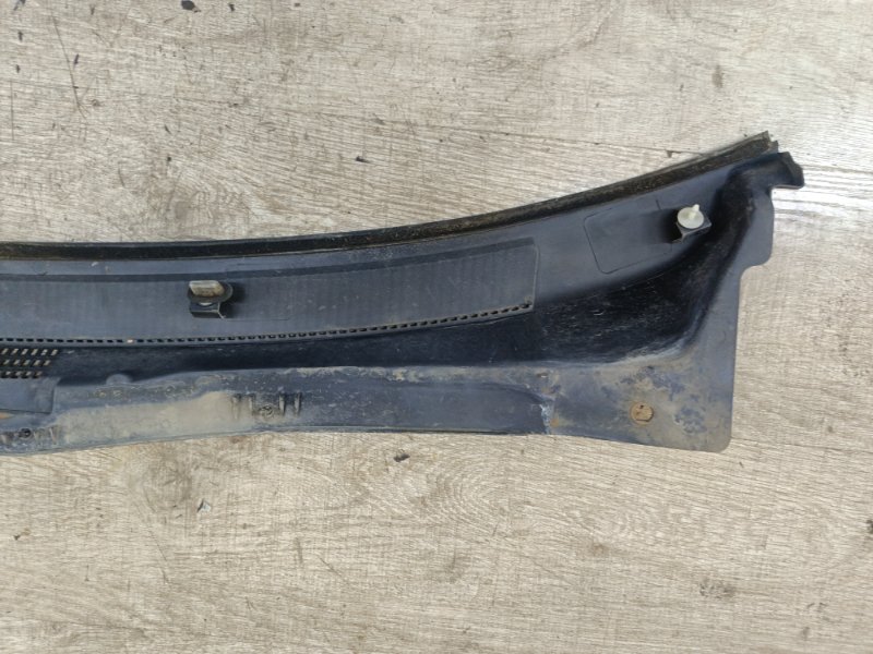 Водосток/жабо Nissan Primera 1999 седан 4дв. QG18DE