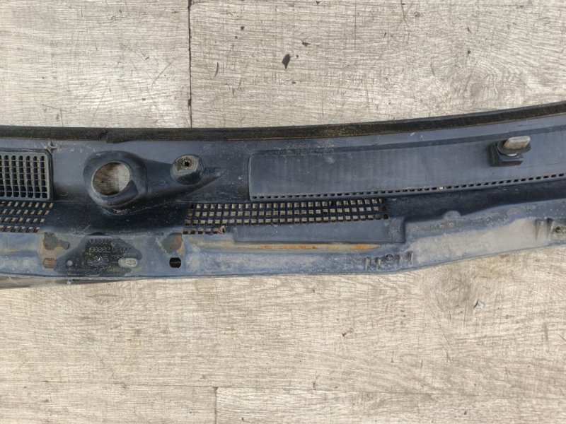 Водосток/жабо Nissan Primera 1999 седан 4дв. QG18DE