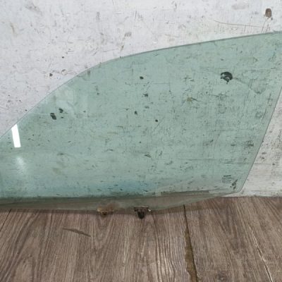 Стекло Nissan Primera 1999 QG18DE седан 4дв., Перед., Лев.