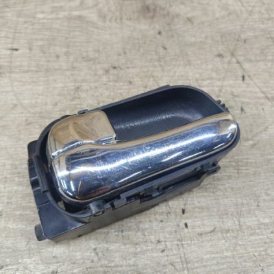 Ручка двери внутренняя Nissan Primera 1999 QG18DE седан 4дв., Перед., Лев.