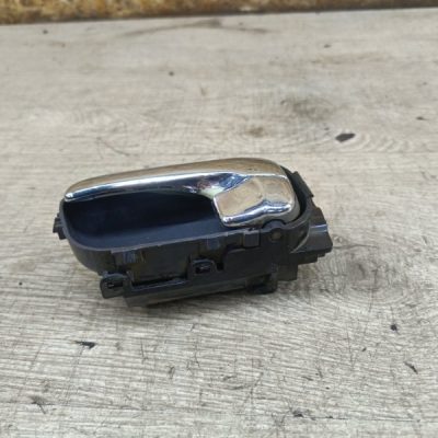 Ручка двери внутренняя Nissan Primera 1999 QG18DE седан 4дв., Перед., Лев. - изображение 4