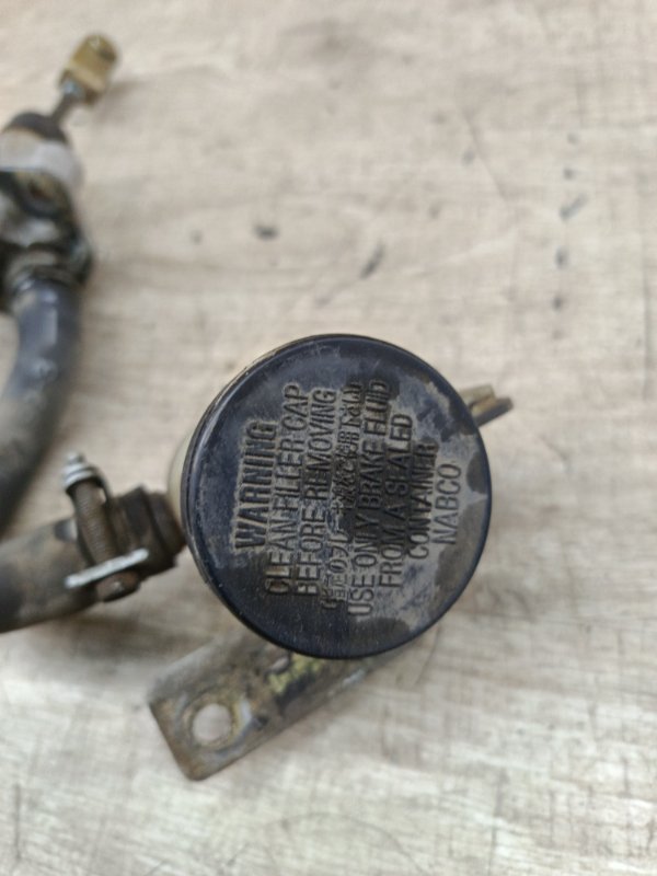 Главный цилиндр сцепления Nissan Primera 1999 седан 4дв. QG18DE