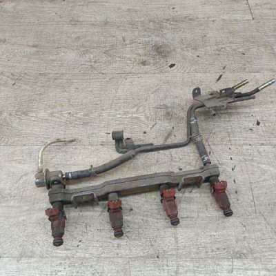 Топливная рампа Nissan Primera 1999 седан 4дв. QG18DE - изображение 1