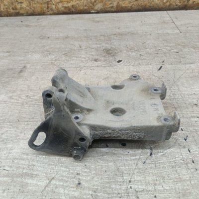 Кронштейн кондиционера Nissan Primera 1999 седан 4дв. QG18DE - изображение 6