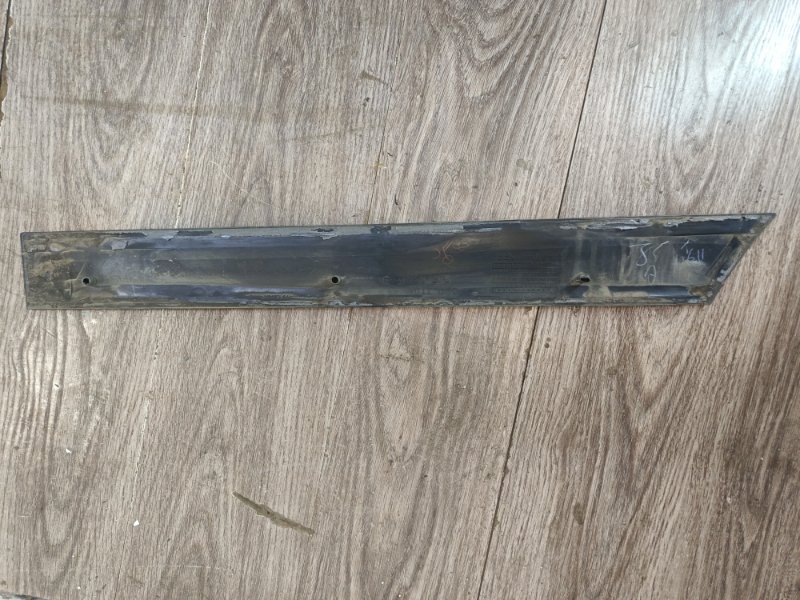 Молдинг на дверь Nissan Primera 1999 седан 4дв. QG18DE Задн. Прав.