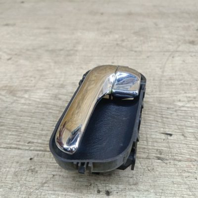 Ручка двери внутренняя Nissan Primera 1999 QG18DE седан 4дв., Задн., Лев. - изображение 5
