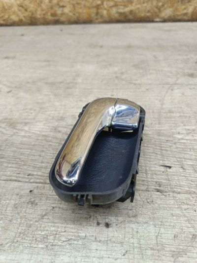 Ручка двери внутренняя Nissan Primera 1999 QG18DE седан 4дв., Задн., Лев.